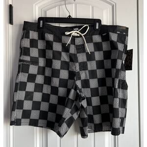 NWT Vans Boardshorts The Daily Size 38
